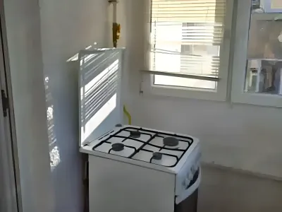 Bucatarie utilata cu aragaz apartament de inchiriere Tulcea Tulcea