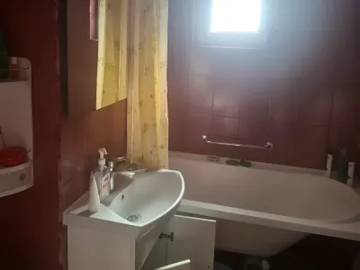 baie moderna utilata cu dus apartament vanzare Turda Cluj