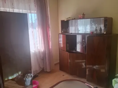 camera mobilata cu pat si oglinda apartament vanzare Turda Cluj
