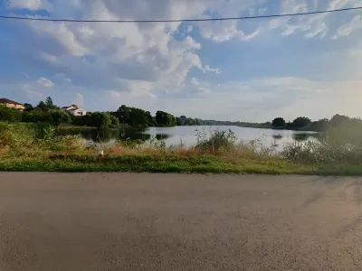Casa de inchiriere Balotești Ilfov teren cu vedere la lac