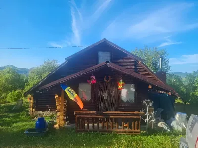 casa traditionala din lemn de vanzare in Brad Hunedoara