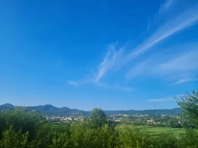 priveliste panoramica munti din balcon casa Brad Hunedoara