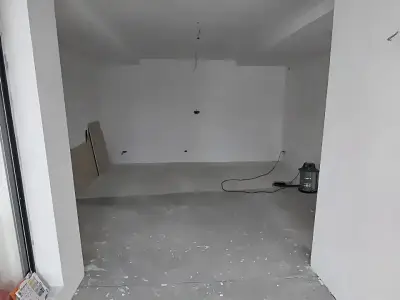 Camera spatioasa casa de vanzare in Bragadiru Ilfov renovata