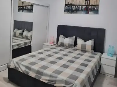 Dormitor spatios casa de vanzare Bragadiru Ilfov cu dulap