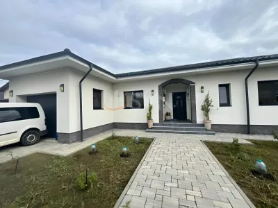 fatada principala casa de vanzare spatioasa Buftea Ilfov