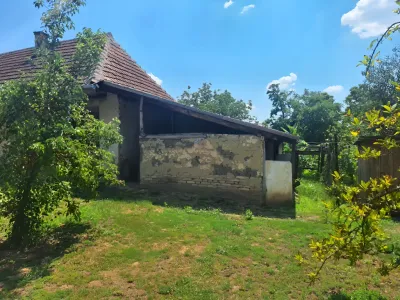 casa mica cu acoperis rosu de vanzare Călacea Timiș