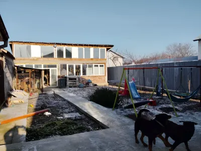 Casa de vanzare in Crevedia Dambovita curte spatioasa