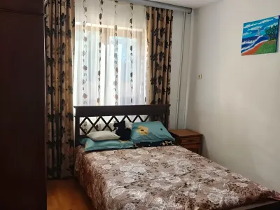 Dormitor primitor cu dulap casă de închiriat Crivina Prahova