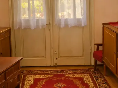 Vedere interior casa batraneasca vanzare cumparare Gutinaș Bacău