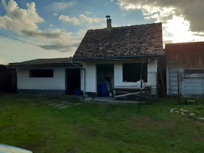 curte si acces auto casa vanzare cumparare Homorod Brasov