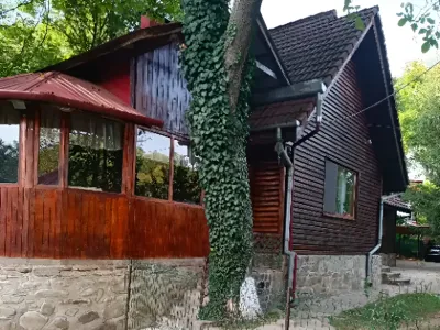 Casa de vanzare Izvoarele