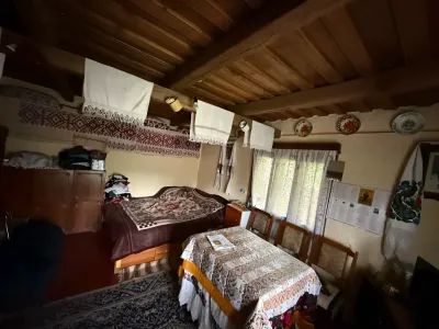 dormitor rustic la casă vânzare cumpărare Nănești Maramureș