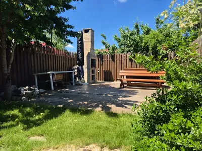 curte amenajată masă picnic casa vanzare cumparare Otopeni Ilfov
