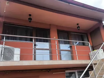 balcon si scari acces casa vanzare cumparare Ploiești Prahova