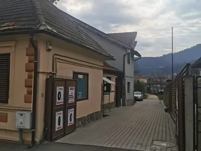 gard exterior si poarta casa vanzare cumparare Săcele Brașov