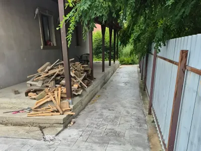 poarta acces pietonal casa vanzare cumparare Tătărani Dâmbovița