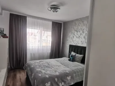 dormitor luminos dulap casa vanzare-cumparare Vidra Ilfov pat