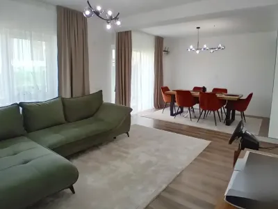 living canapea verde casa vanzare-cumparare Vidra Ilfov salon