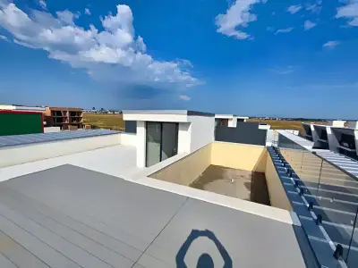 Priveliste de pe balcon casa de vanzare in Voluntari Ilfov