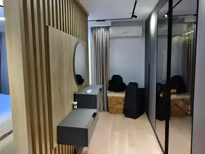 Birou casa de vanzare in Voluntari Ilfov cu oglinda
