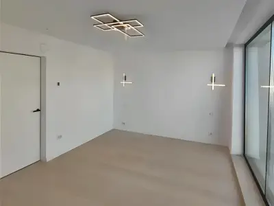 Interior camera spatioasa casa vanzare in Voluntari Ilfov