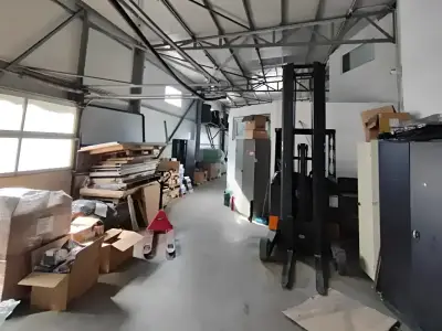 Vanzare hala Afumati Ilfov depozit cu marfa si stivuitor