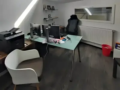 Vanzare hala Afumati Ilfov birou utilat cu calculatoare