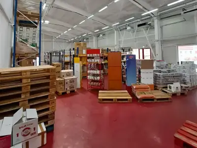 Hala de inchiriere cu marfa stivuita pe paleti Afumati Ilfov