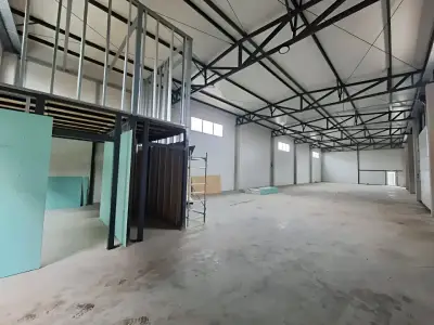 Depozit hala de vanzare Afumati Ilfov interior spatios
