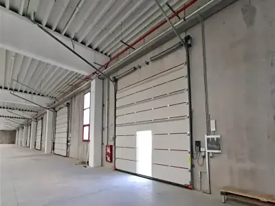 Hala vanzare Chitila Ilfov depozit cu usi acces