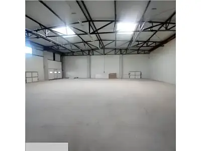 Hala de vanzare Chitila Ilfov spatiu depozitare interior