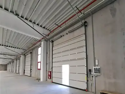 Vanzare hala cu usi mari acces marfa in Chitila Ilfov
