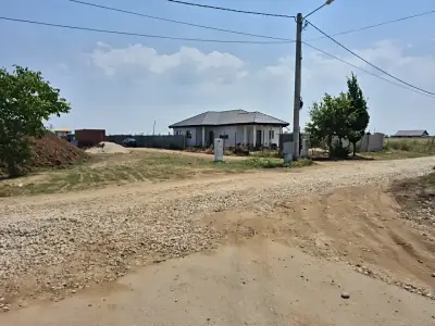 Teren de vanzare Balotesti Ilfov drum acces casa fundal