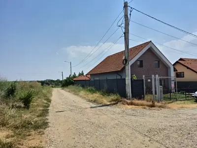 Teren de vanzare Balotesti Ilfov acces casa cu gard