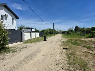 Drum neasfaltat acces teren vanzare cumparare Balotesti Ilfov