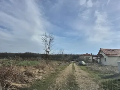 Teren de vanzare Balotești Ilfov langa casa drum pamant