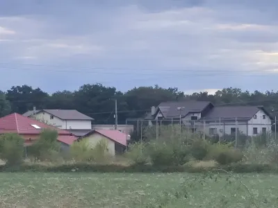 teren vanzare cumparare Balotești Ilfov vedere case copaci