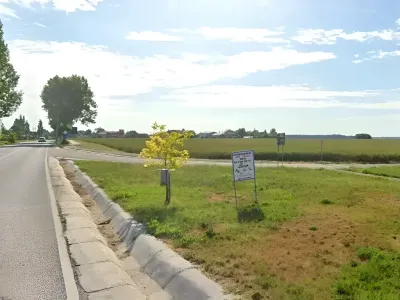Vanzare teren intravilan cu verdeata la strada Buftea Ilfov