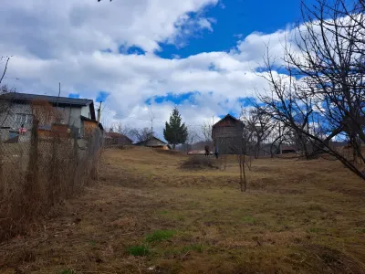 teren intravilan imprejmuit vanzare cumparare Chiciureni Prahova