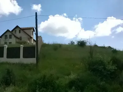 Teren intravilan vanzare cumparare pe deal in Chinteni Cluj