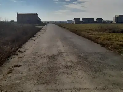 Teren de vanzare Corbeanca Ilfov drum acces zid beton