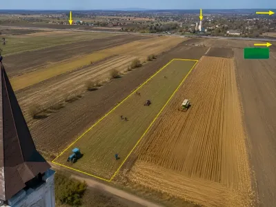 Teren vanzare cumparare Iugani Iași vedere dronă spre biserică
