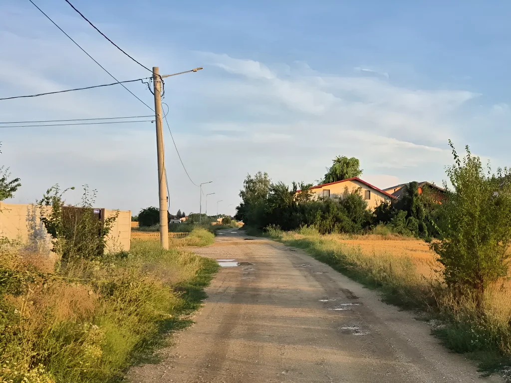 vanzare cumparare teren Balotești Ilfov drum de acces spre case