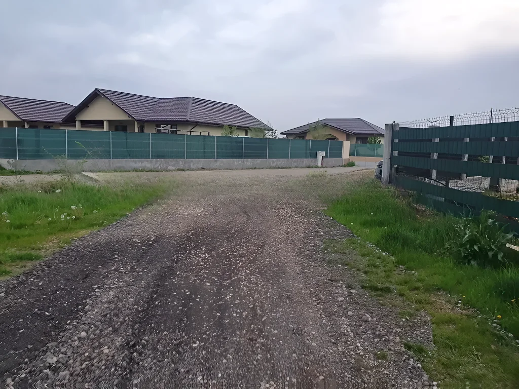 vanzare cumparare teren Balotești Ilfov drum pietruit case