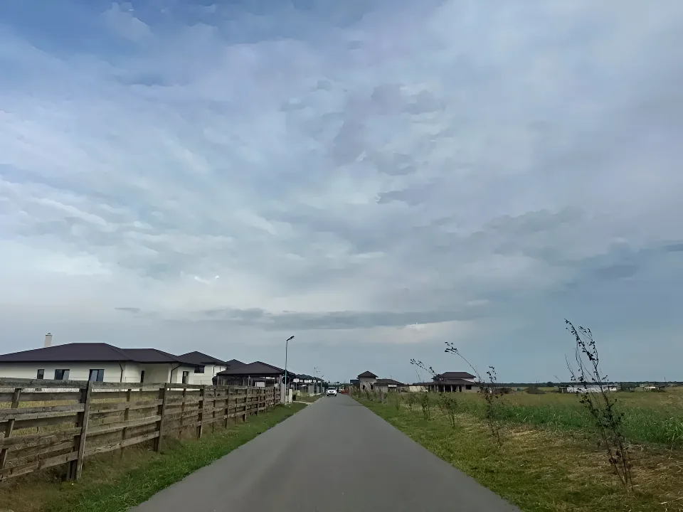 Vanzare teren Balotești Ilfov cu acces drum neasfaltat