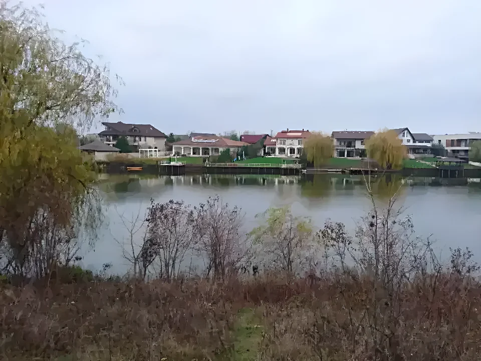 Vanzare teren intravilan cu vedere la lac in Corbeanca Ilfov