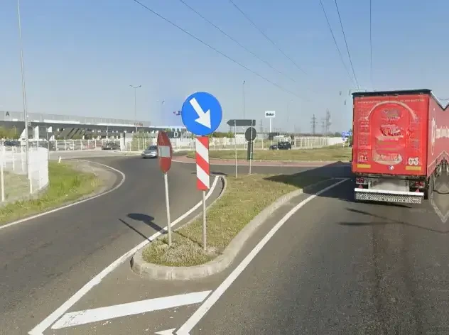 Teren vanzare cumparare Târgoviște Dâmbovița drum asfaltat