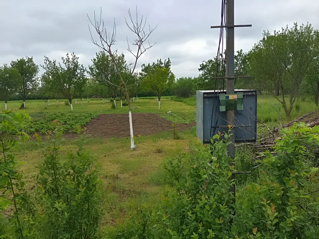 Teren de vanzare cumparare in Țipar Arad cu stalp de telefon